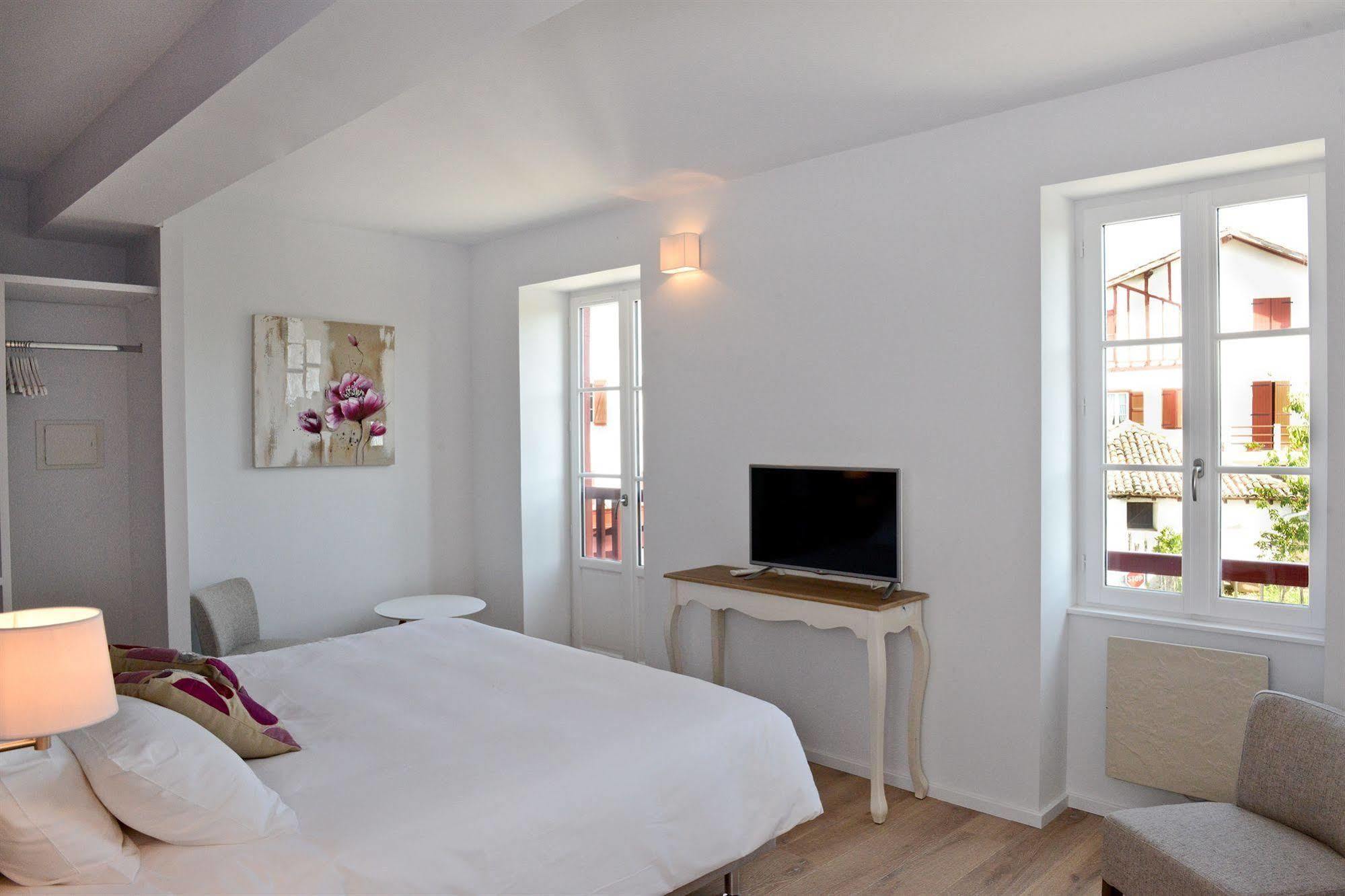 Hotel & Spa Harretchea, Cote Basque Ahetze ภายนอก รูปภาพ